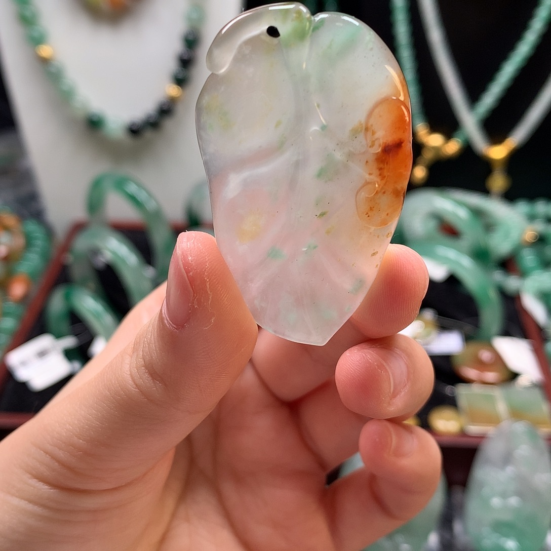 石英质玉未镶嵌吊坠