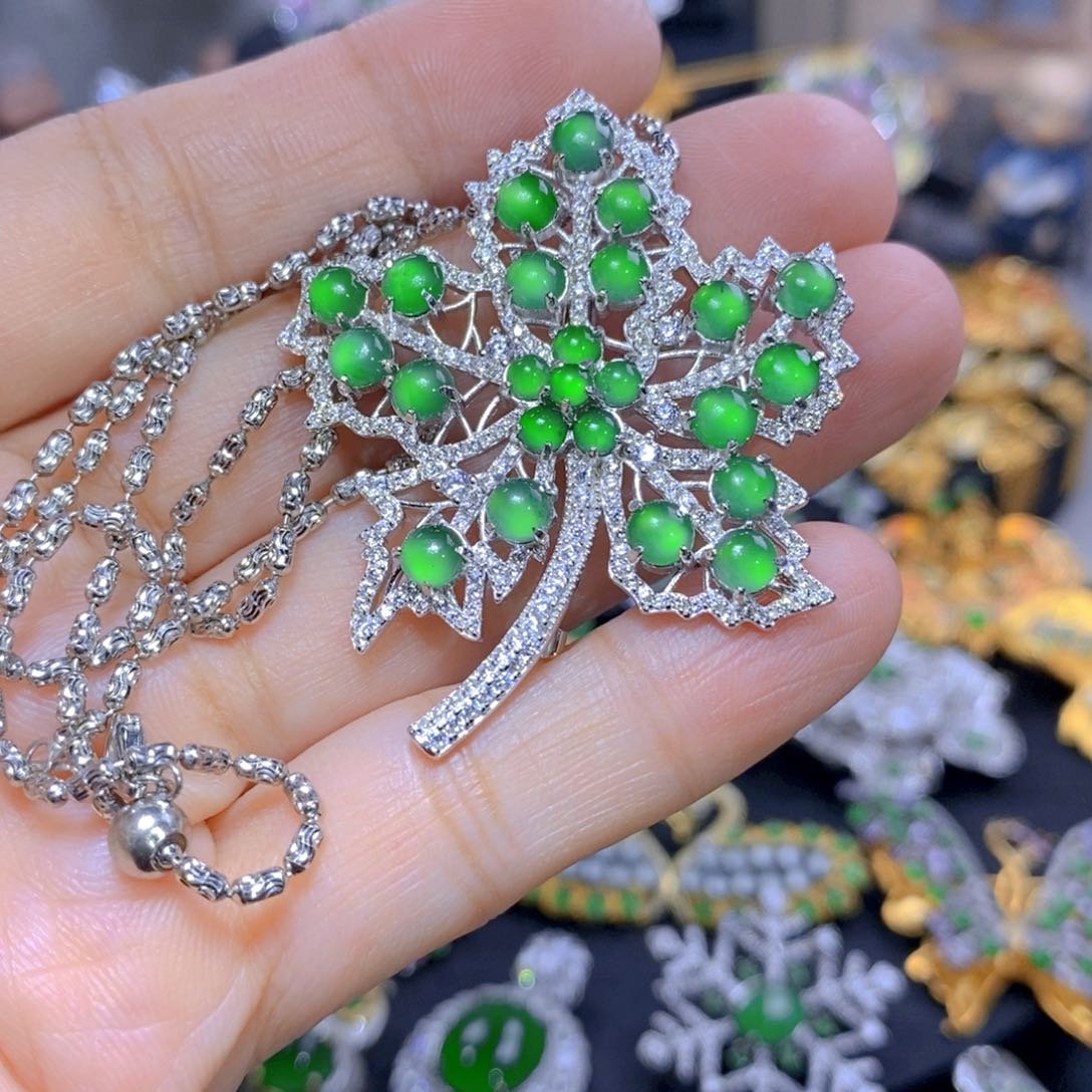 翡翠耳钉银S925镶嵌b***静天然翡翠