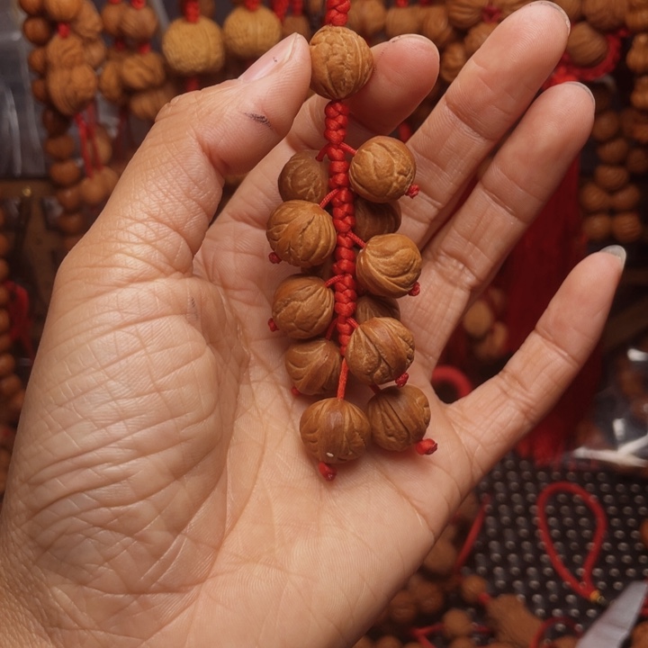 木质类龙纹桃枭挂件