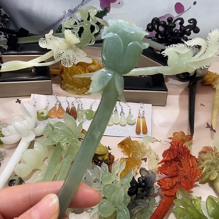 岫玉未镶嵌发簪蹦****兔