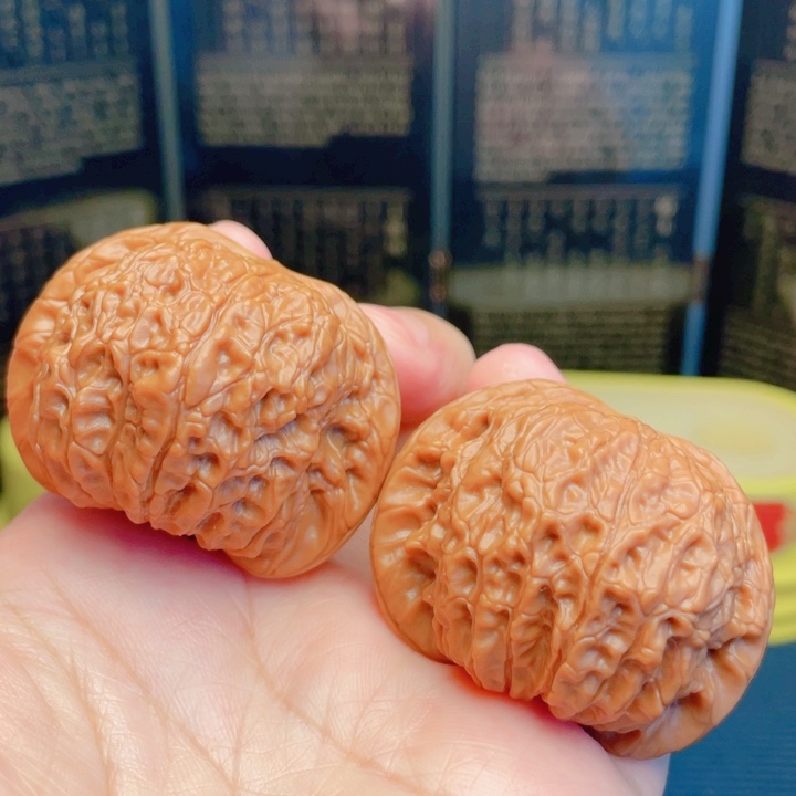 文玩核桃吊坠43血麒麟狮子头