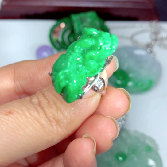 翡翠吊坠(不含链)未镶嵌