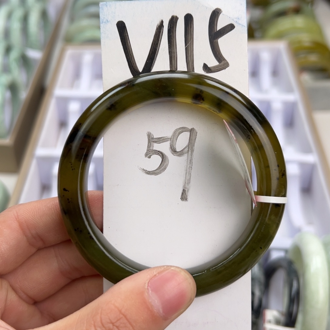 岫玉手镯未镶嵌天然岫玉