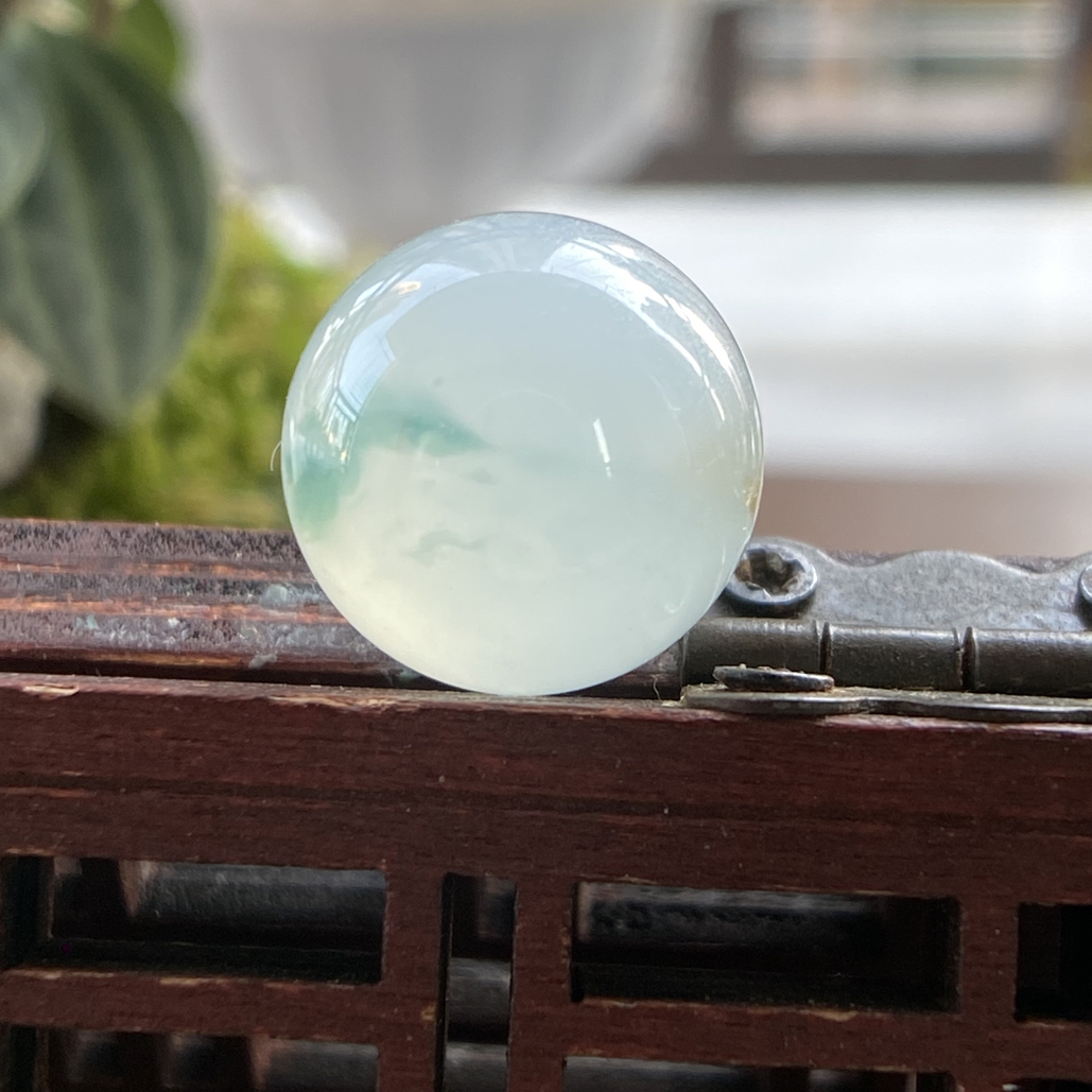 卡：13.4冰飘黄绿波珠K0103 种老玉质细腻 水头足  如冰似水 很有