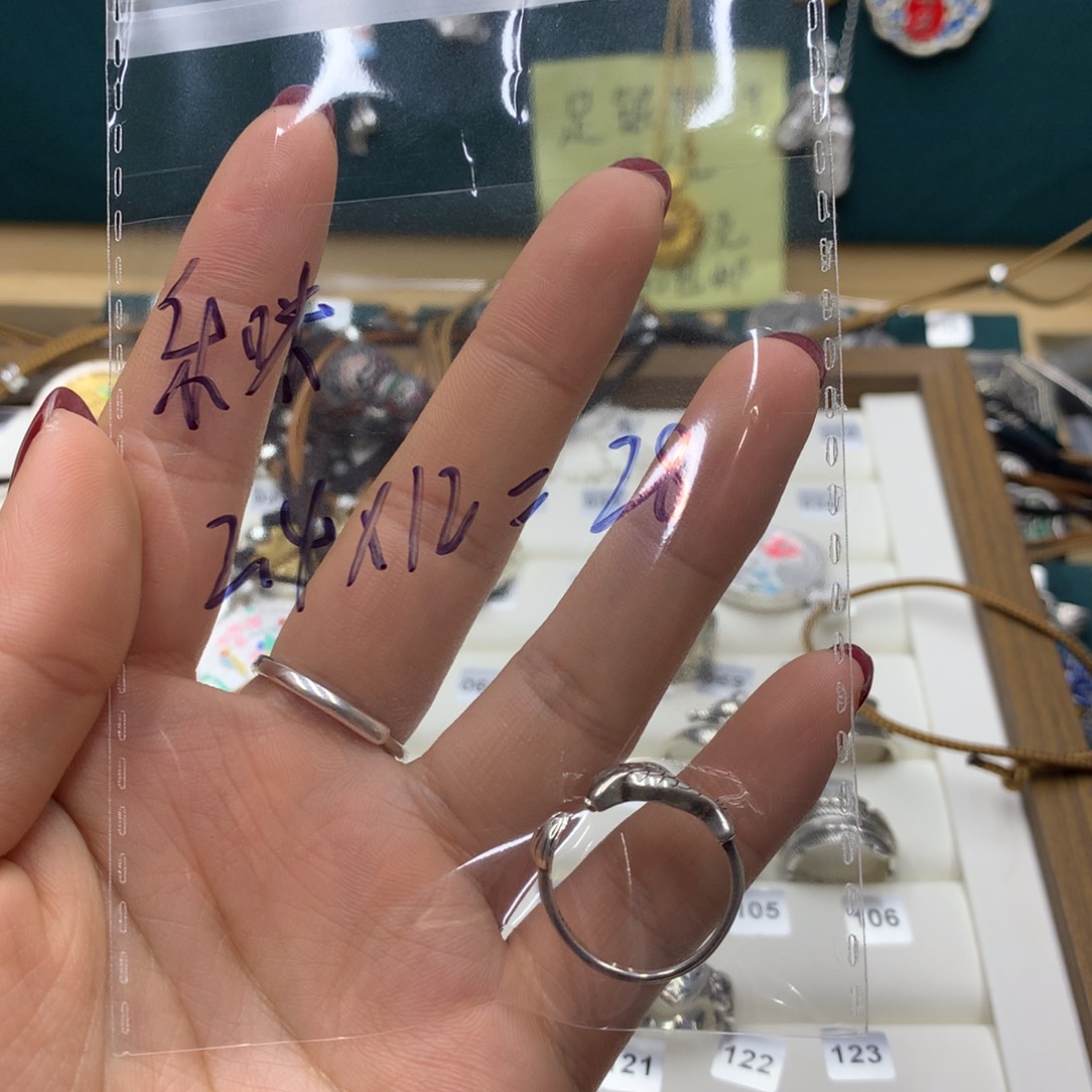 足银直播间选款银饰品