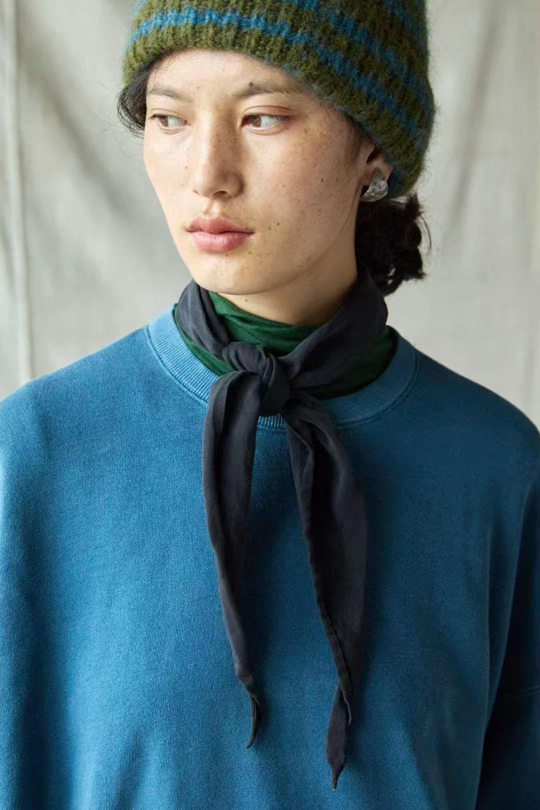 左岸迷香25FW0001围巾黑色纯色