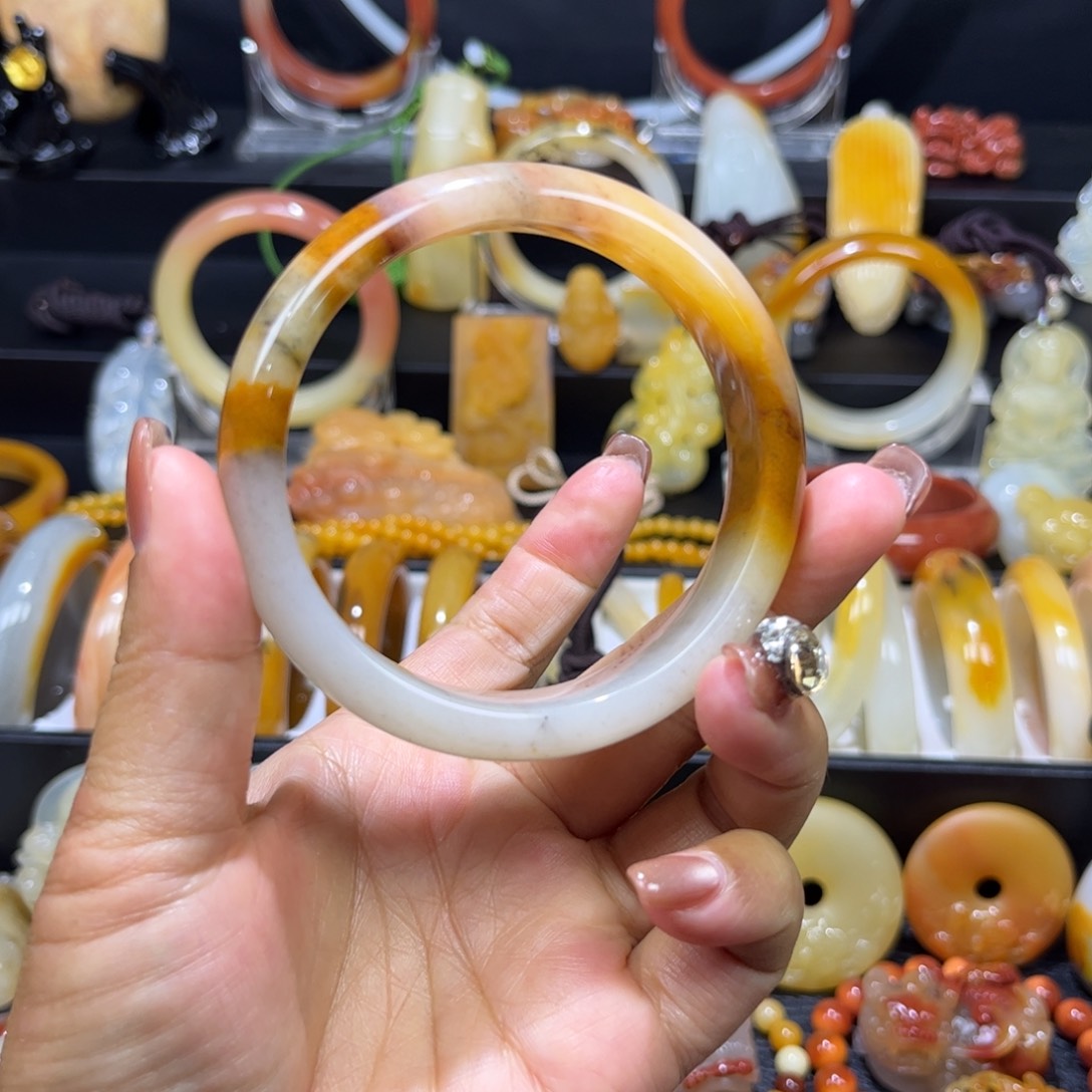 石英质玉（黄龙玉）未镶嵌手镯