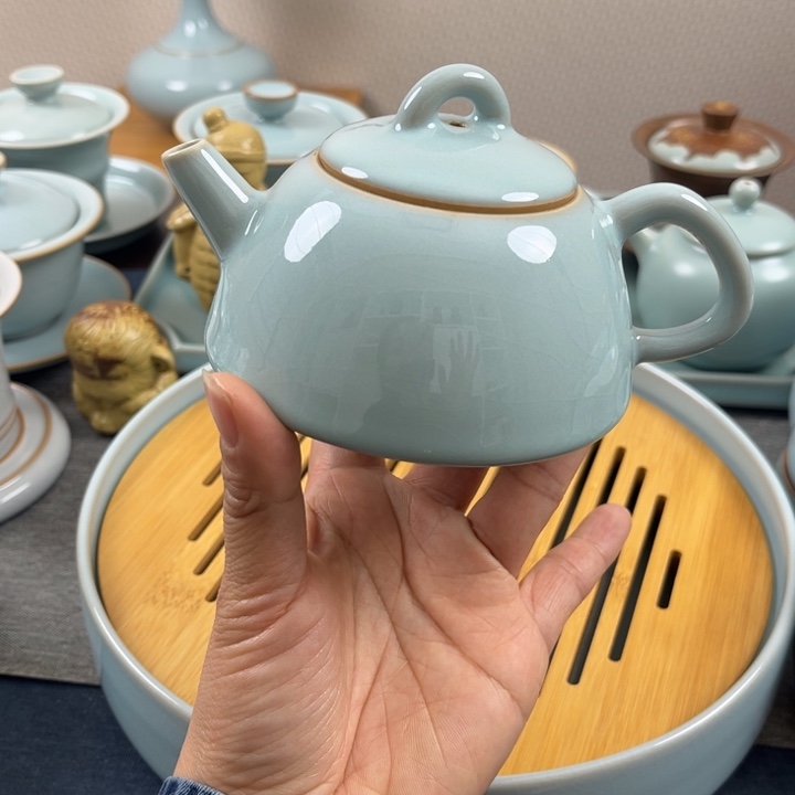 杯微瑕半月壶和纸片纸