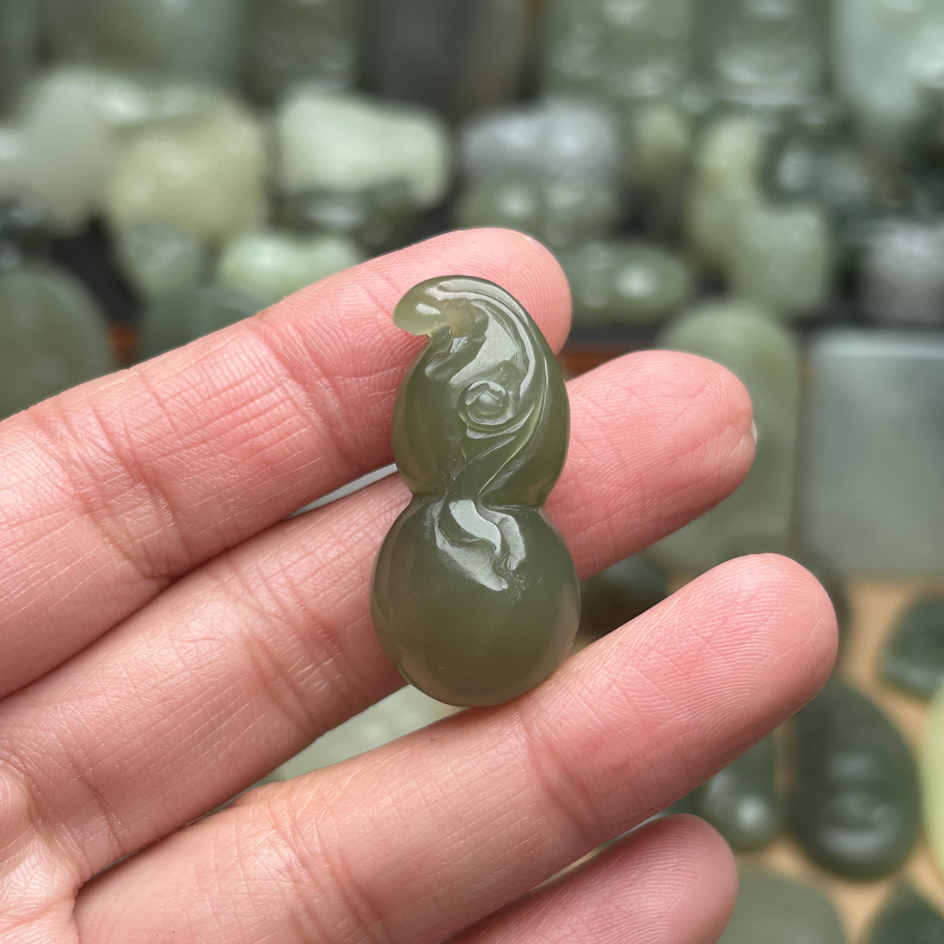 精品和田玉小挂件