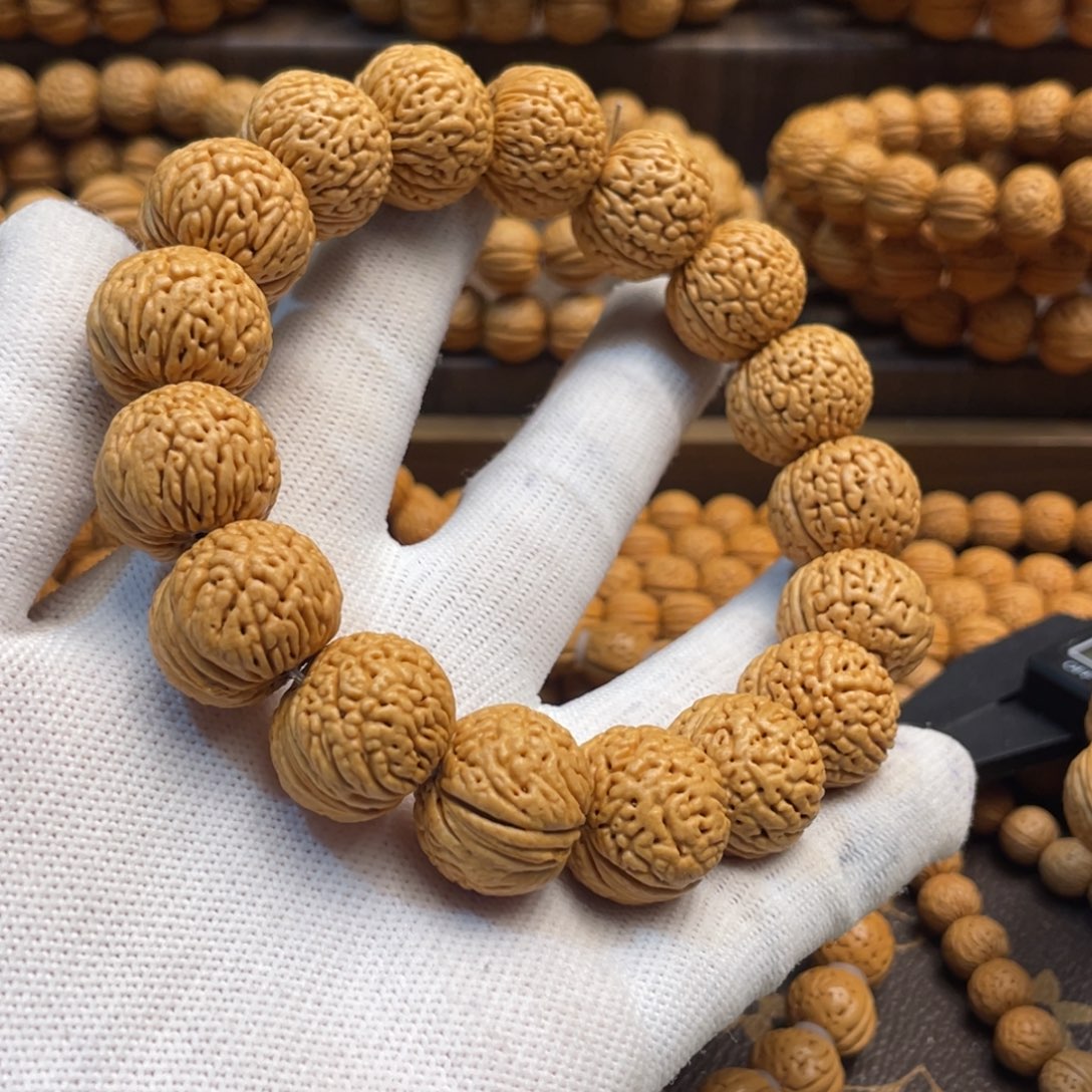 手串桃核M****r龙鳞苹果