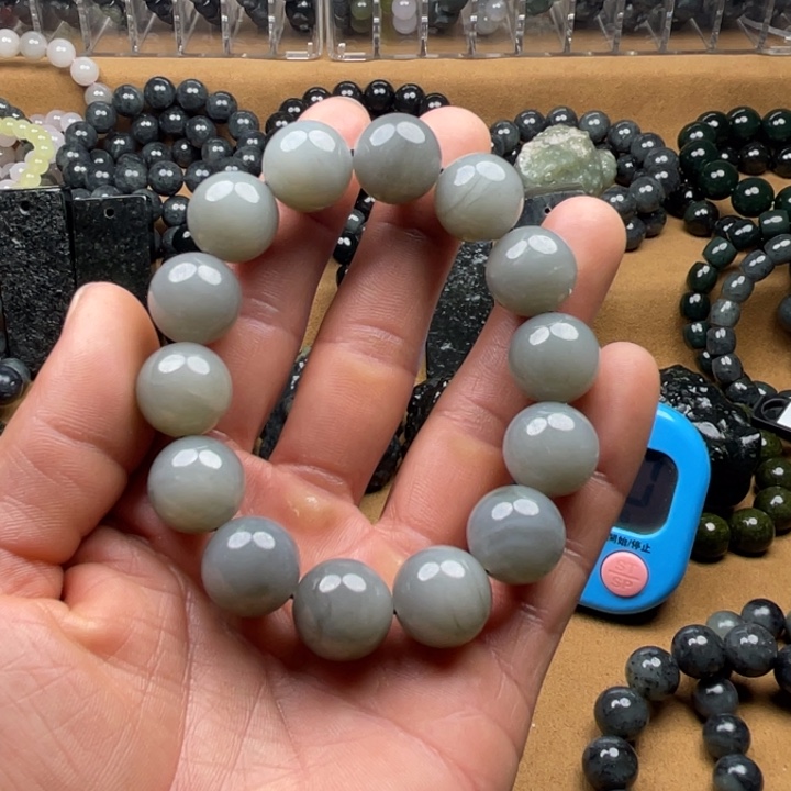 情***灵和田玉未镶嵌手串