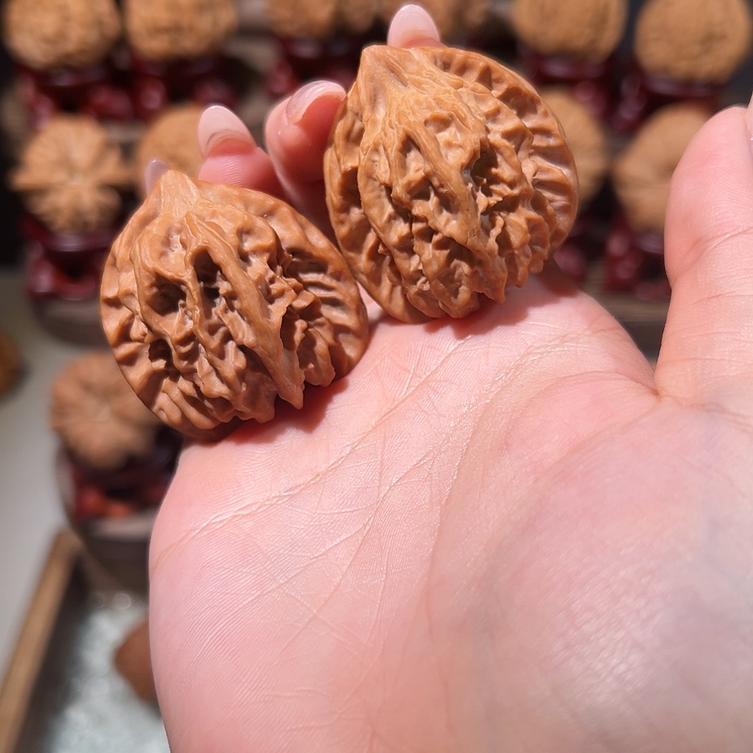 文玩核桃把件曹大龙