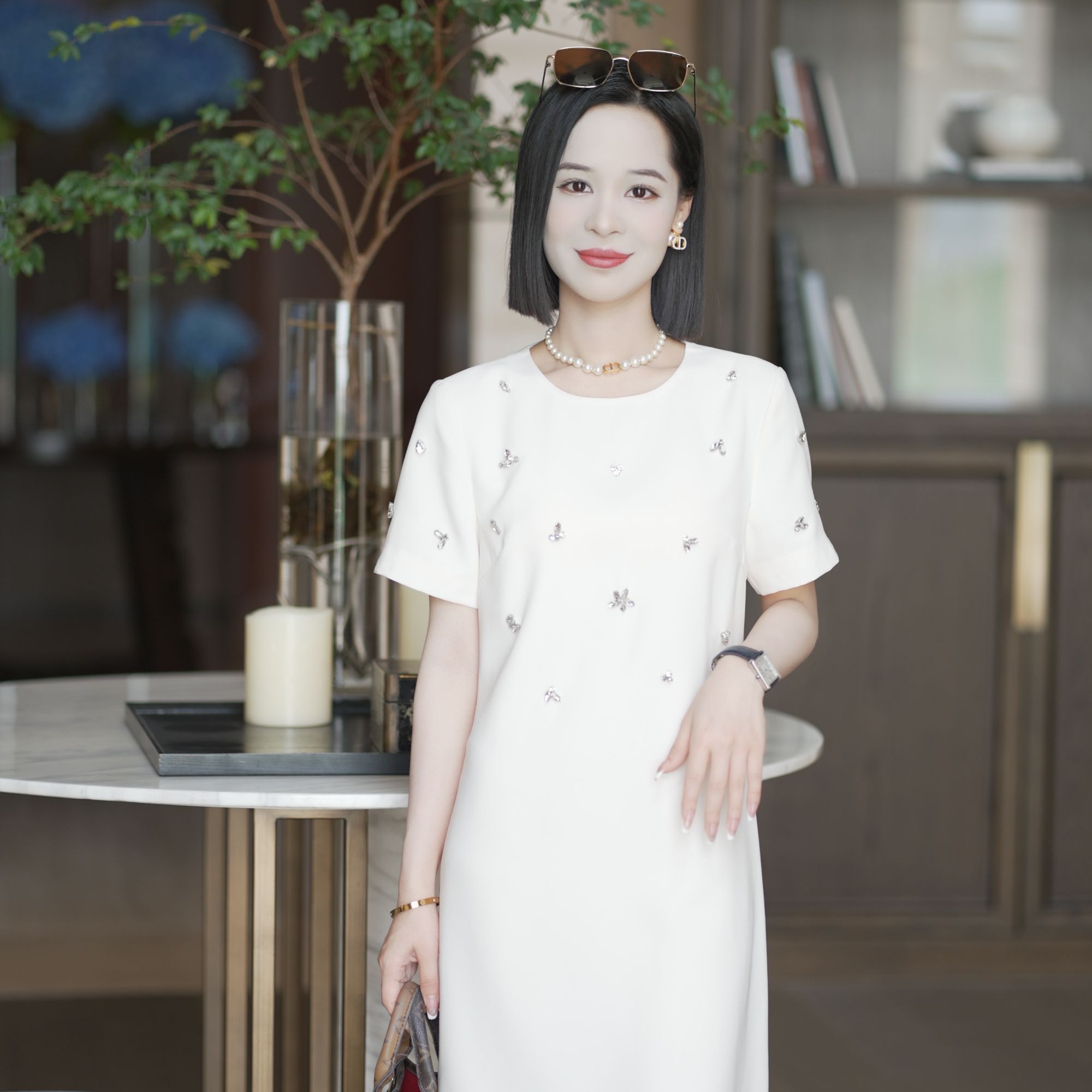 罗美拉 夏季轻奢圆领高级感气质优雅重工钉珠显瘦连衣裙#882