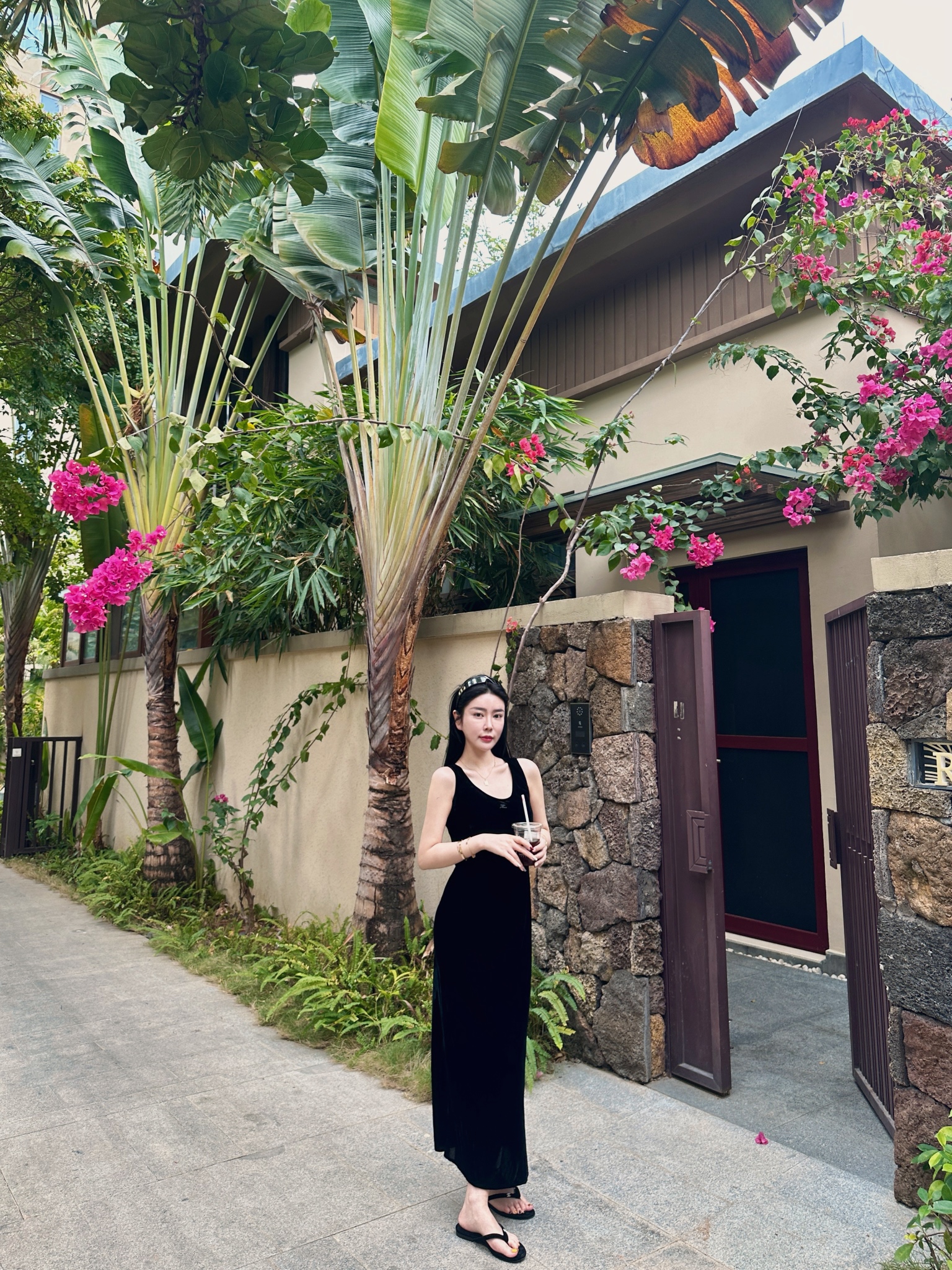 DL乐乐家【玫瑰热恋】高领长裙纯色百搭女装夏季显瘦黑色修身连衣裙