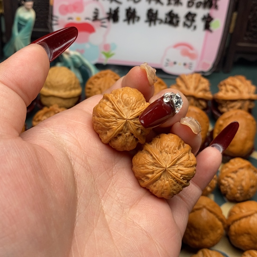 文玩核桃把件四棱