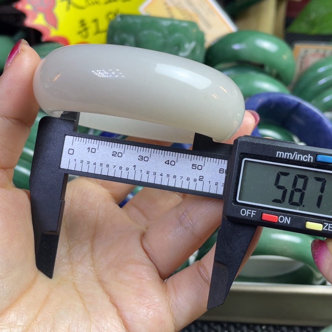 越***好石英质玉未镶嵌手镯