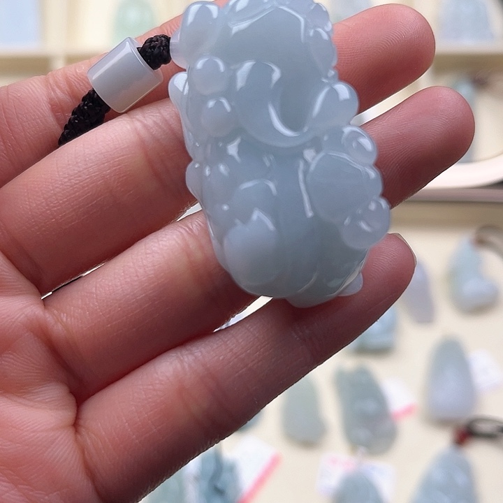 翡翠颈饰未镶嵌自**在天然