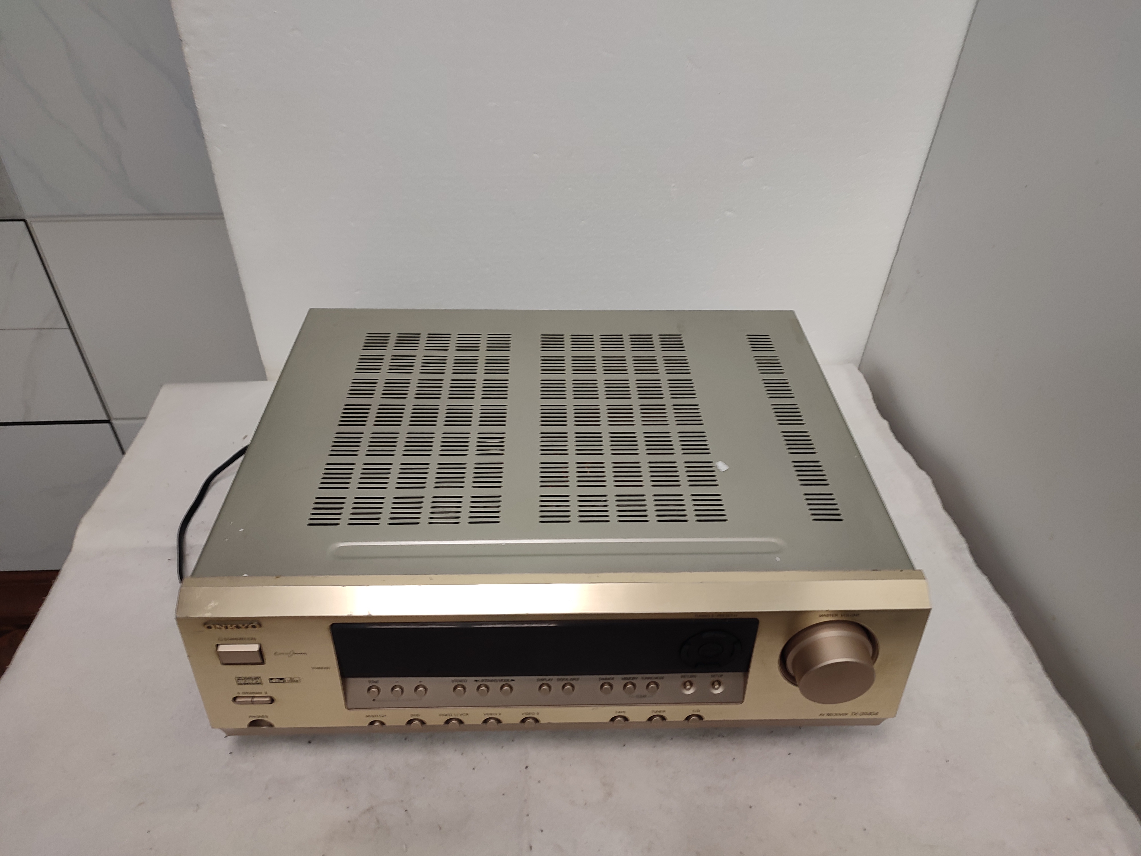 8新  二手0N桥，SR404功放机，不保修不退换货。运费自理