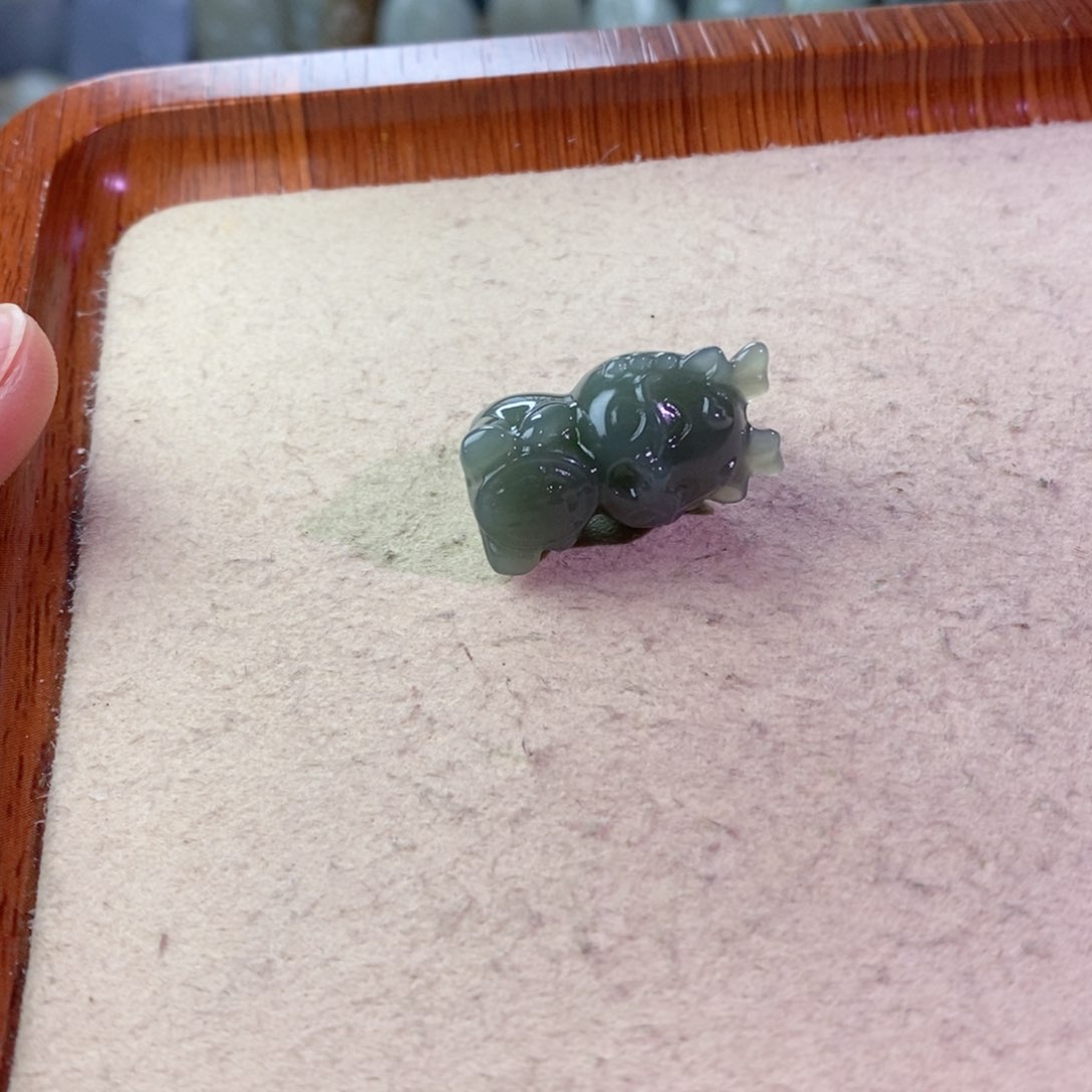 和田玉颈饰未镶嵌青*儿