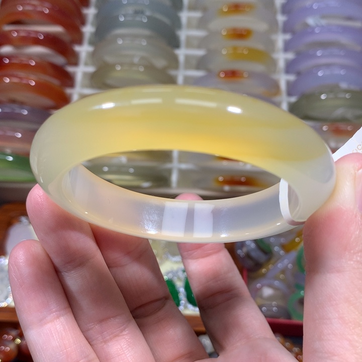 玛瑙/玉髓手镯未镶嵌