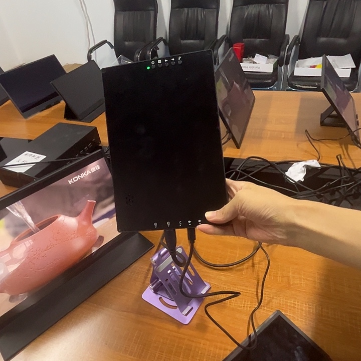 9寸紧支持HDMI端口