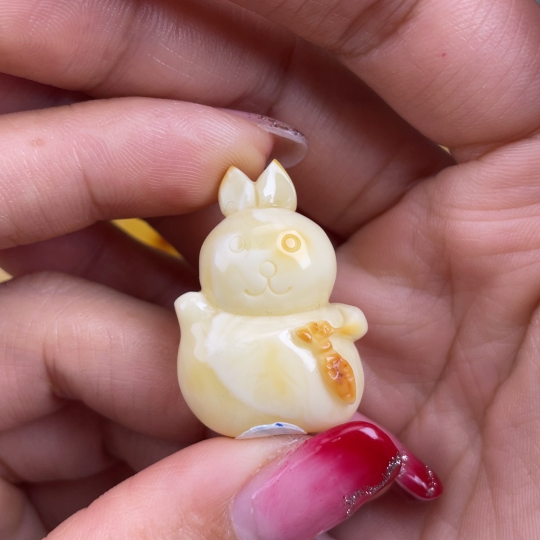 琥珀裸石未镶嵌蜜蜡