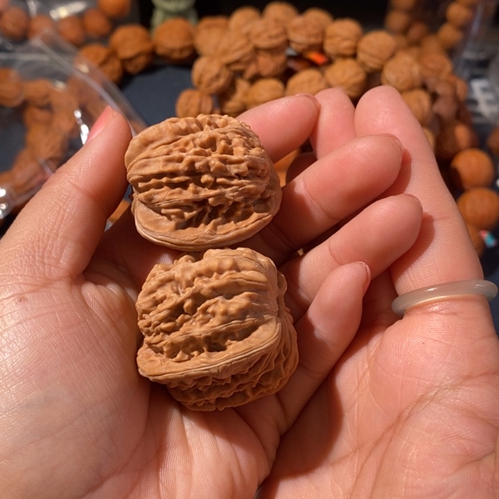 【闪购商品】文玩核桃手串……25