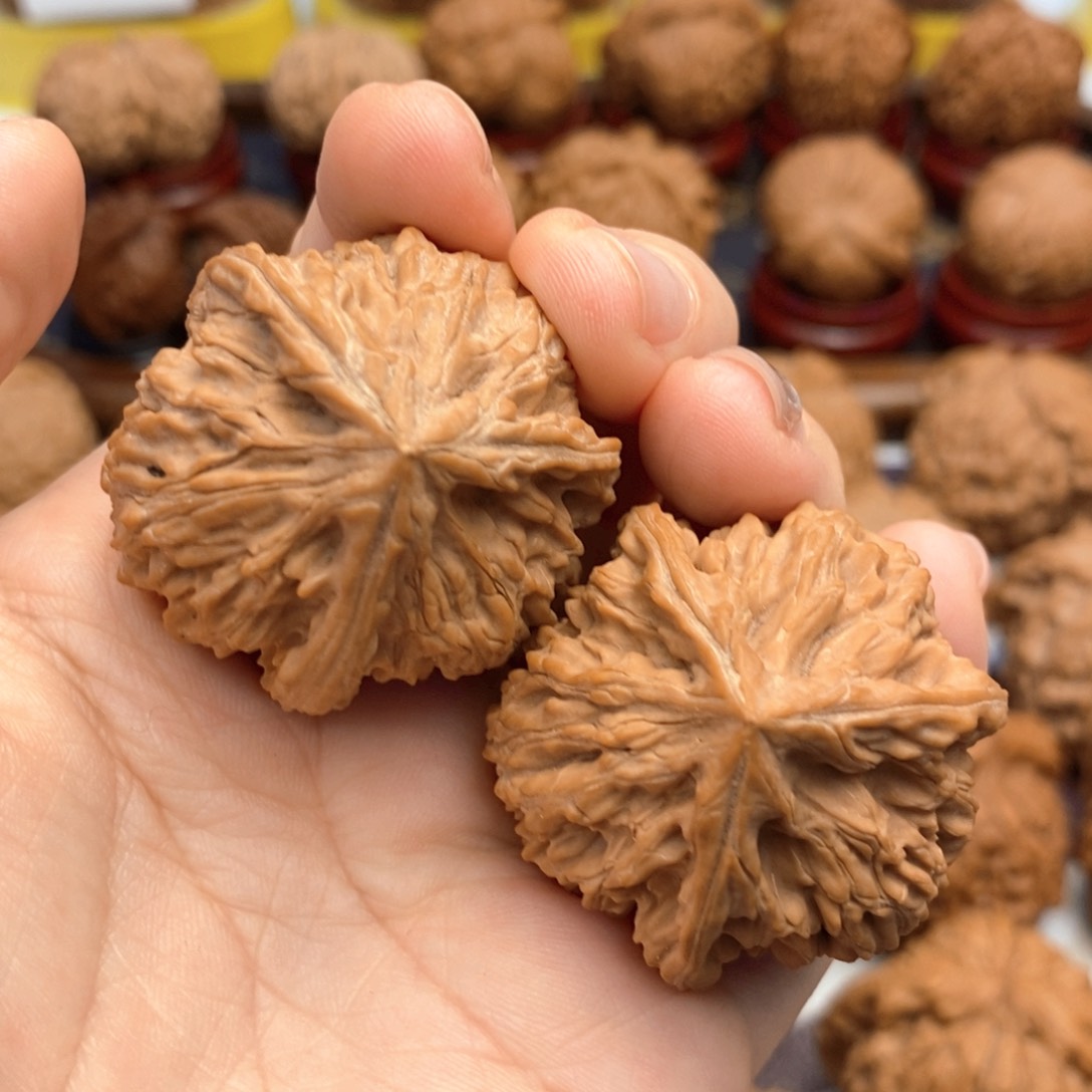 【闪购商品】文玩核桃把件一*天360号文山奔