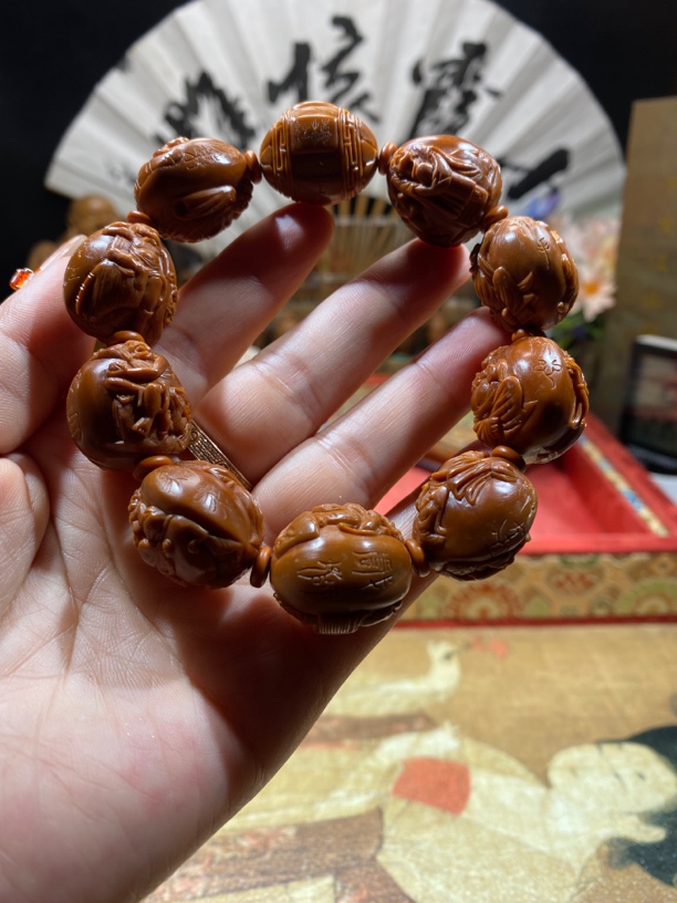 纯手工雕刻十八罗汉文玩把件男女款朱红梅本工铁核2.0×2.25