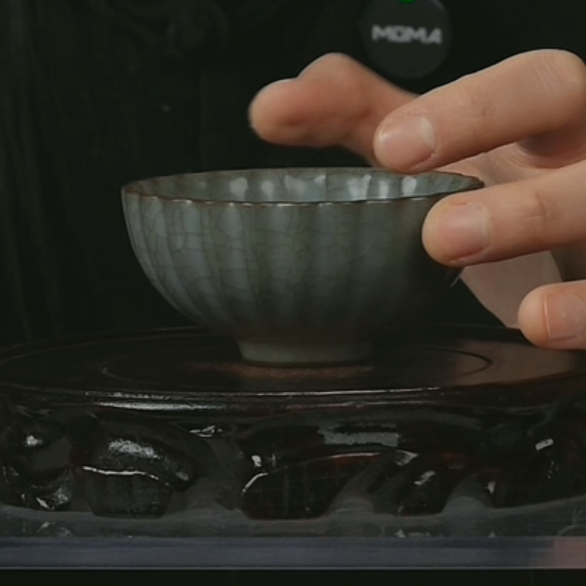 M龙泉窑天青釉花口盏