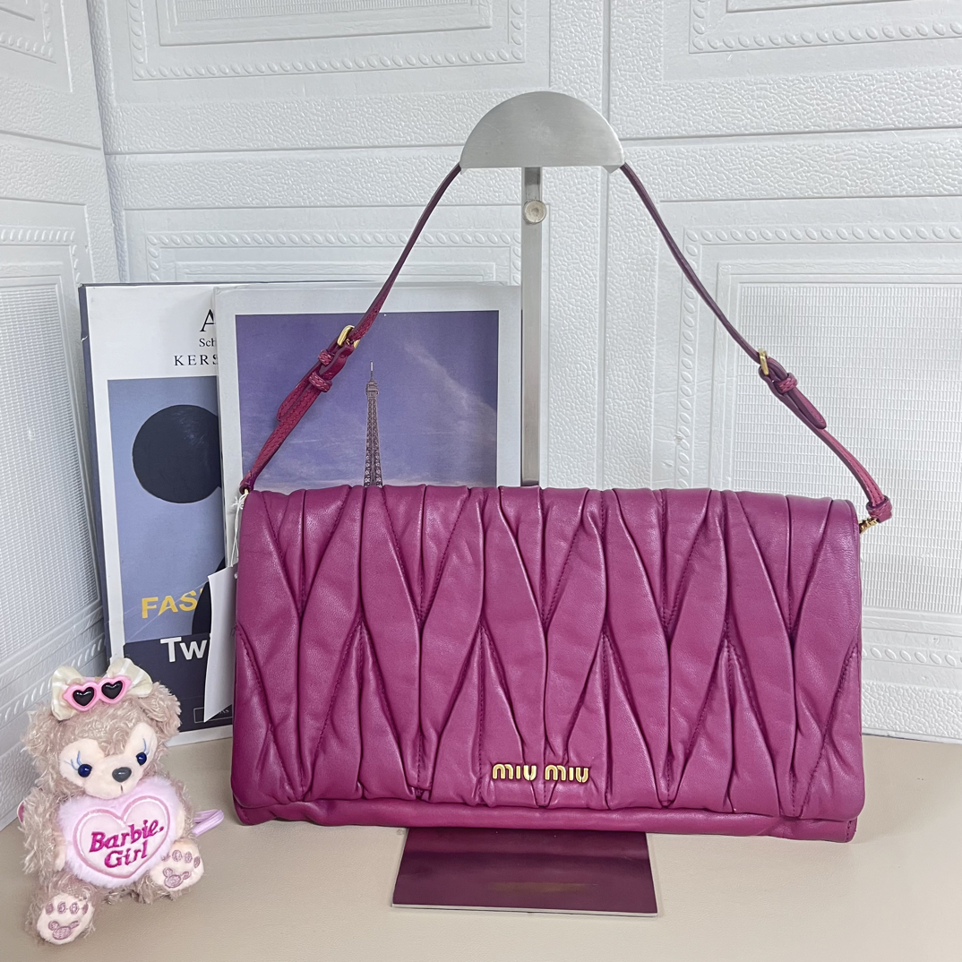 95新 MIU MIU/缪缪 玫粉色褶皱单肩包