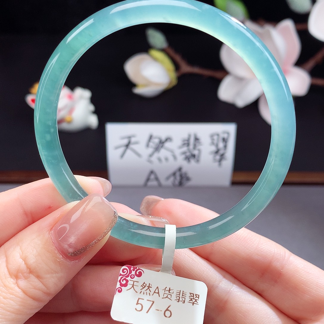 翡翠手镯（圆镯）未镶嵌