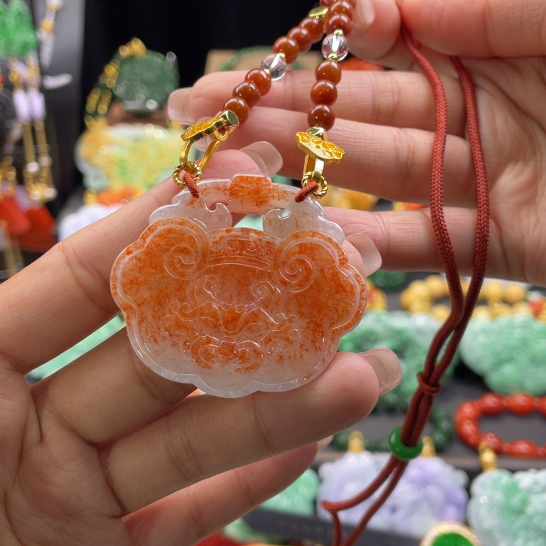 翡翠颈饰未镶嵌代编织