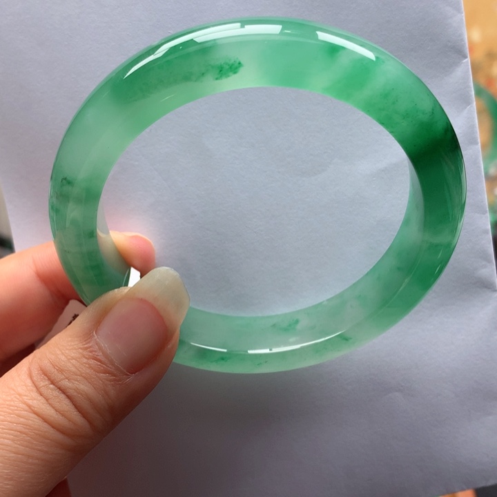 石英质玉未镶嵌手镯