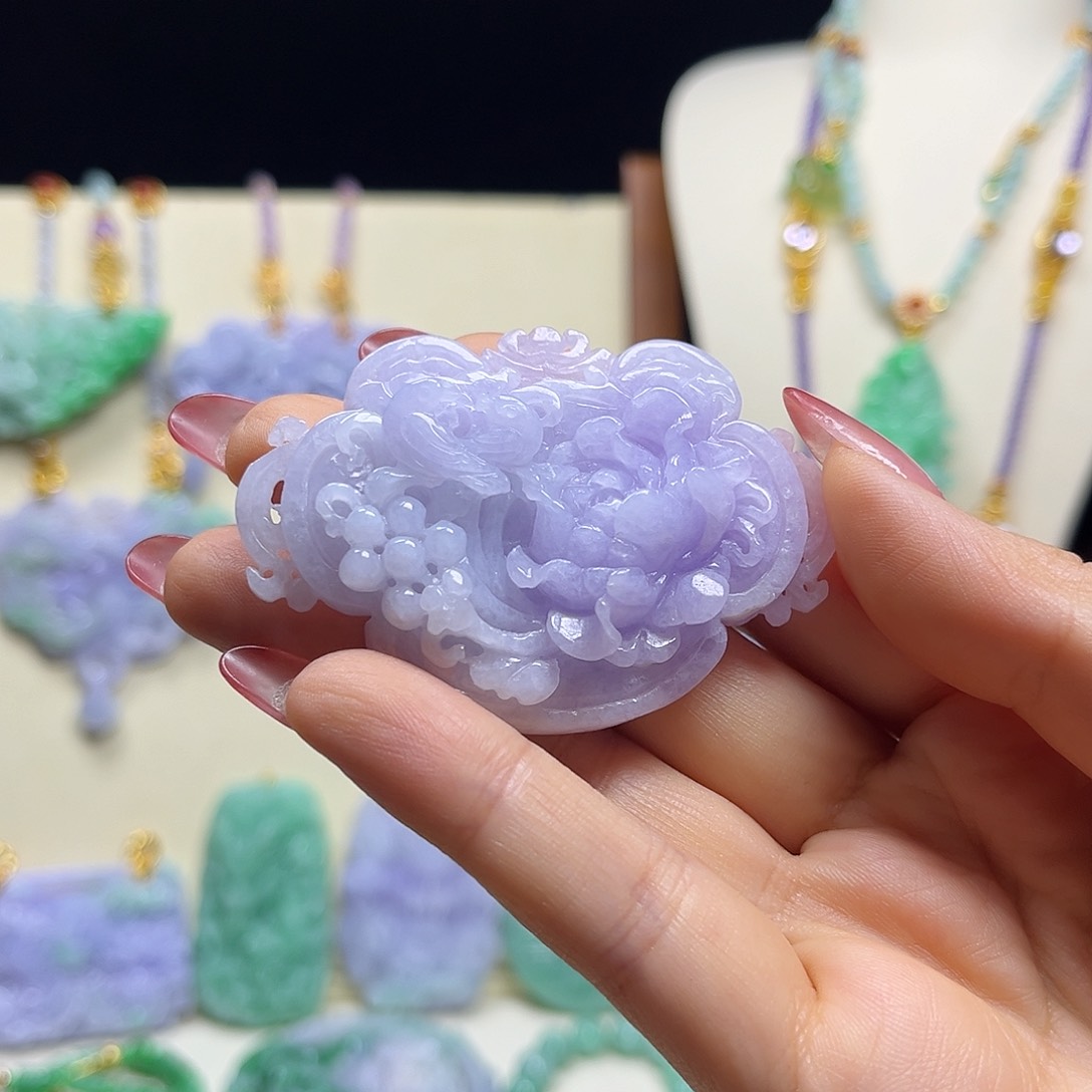 翡翠未镶嵌颈饰大*婷天然翡翠