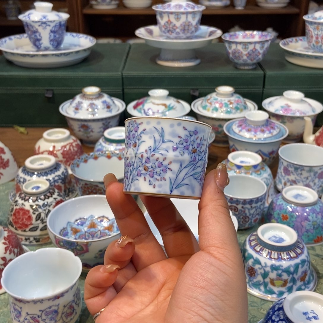 杯冉月观隐斗彩竹节杯