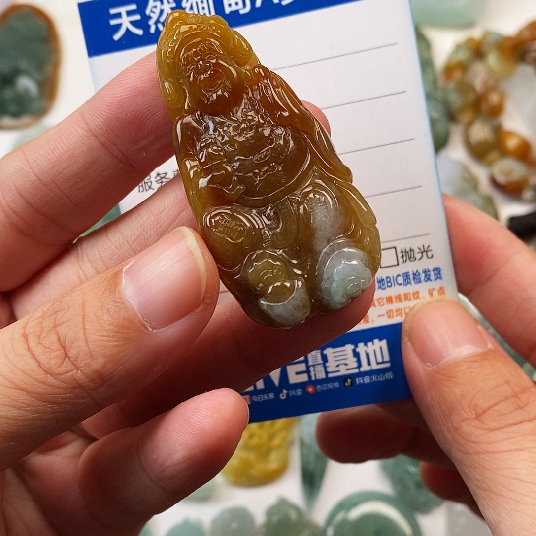 翡翠未镶嵌颈饰财神