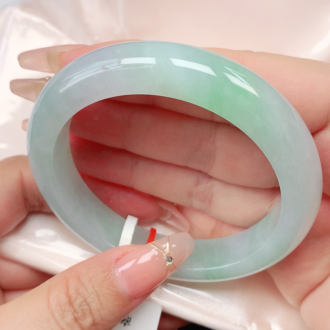 翡翠手镯未镶嵌抖音519