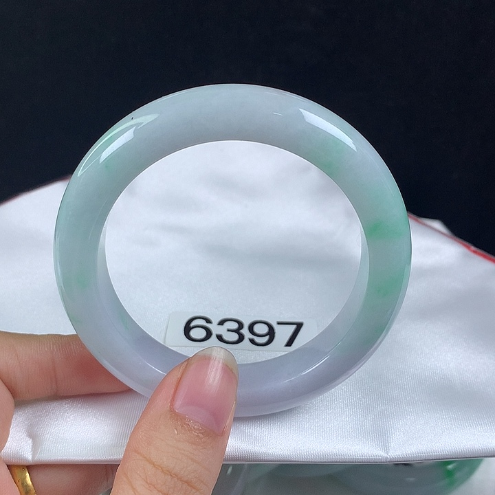 翡翠未镶嵌手镯55圈 清新甜绿 