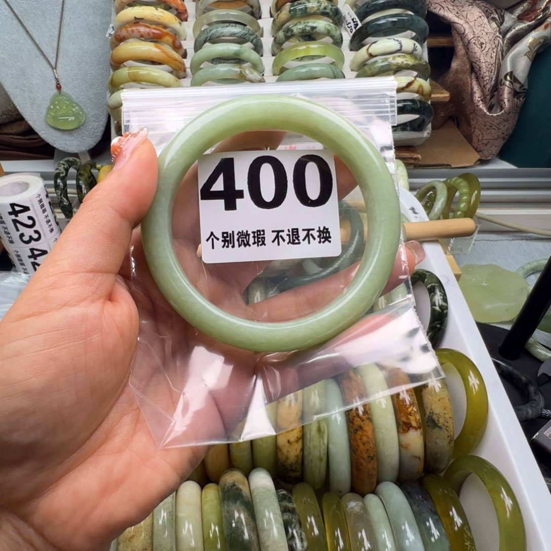 会***谢蛇纹石玉未镶嵌手镯400