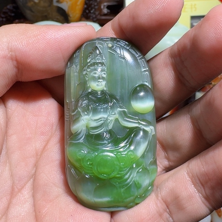 和田玉未镶嵌把件