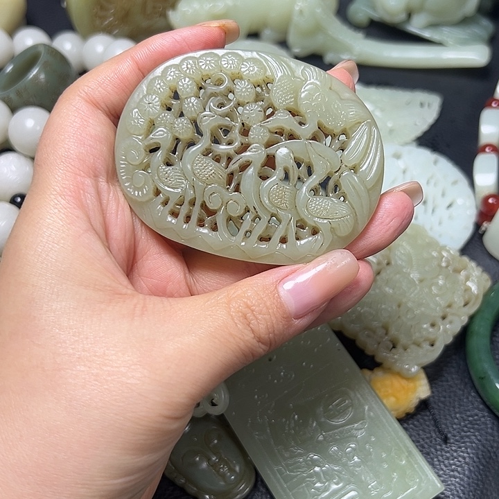 和田玉未镶嵌颈饰