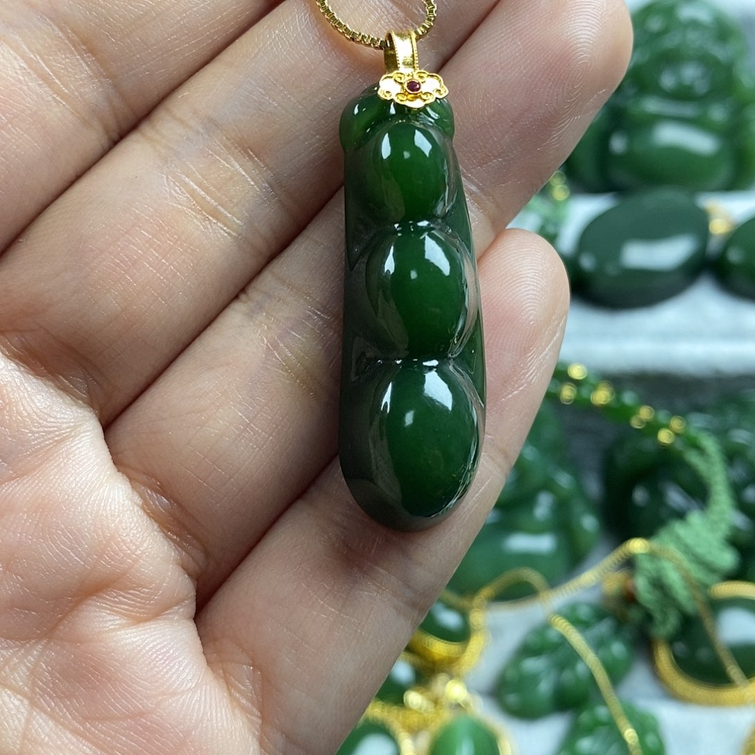 和田玉（碧玉）未镶嵌颈饰