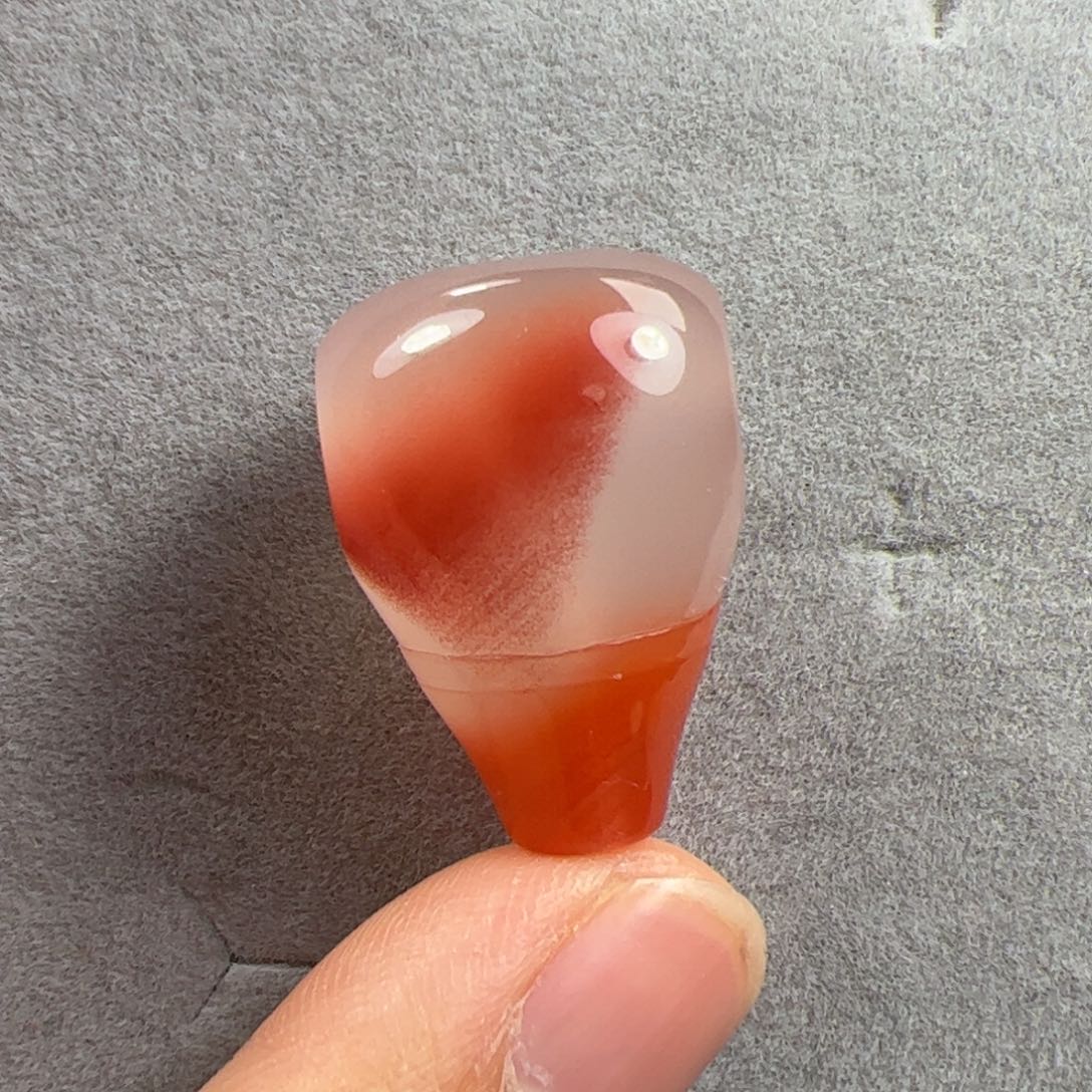 南红玛瑙三通未镶嵌