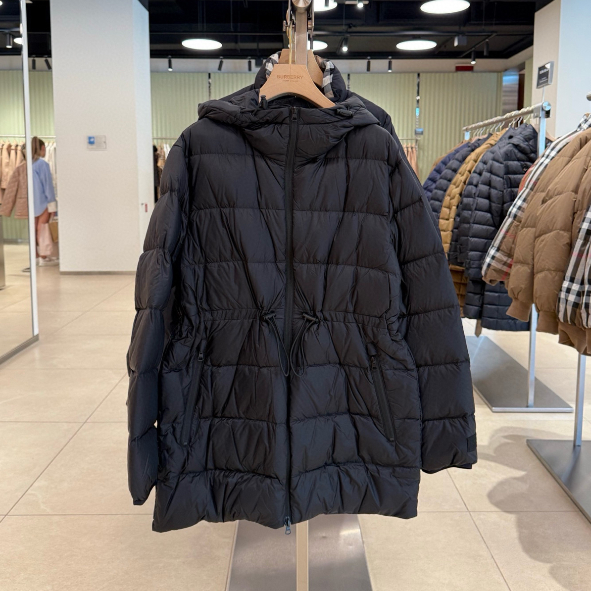 未使用 BURBERRY/博柏利 未使用女士连帽中长薄款腰部抽绳显腰身