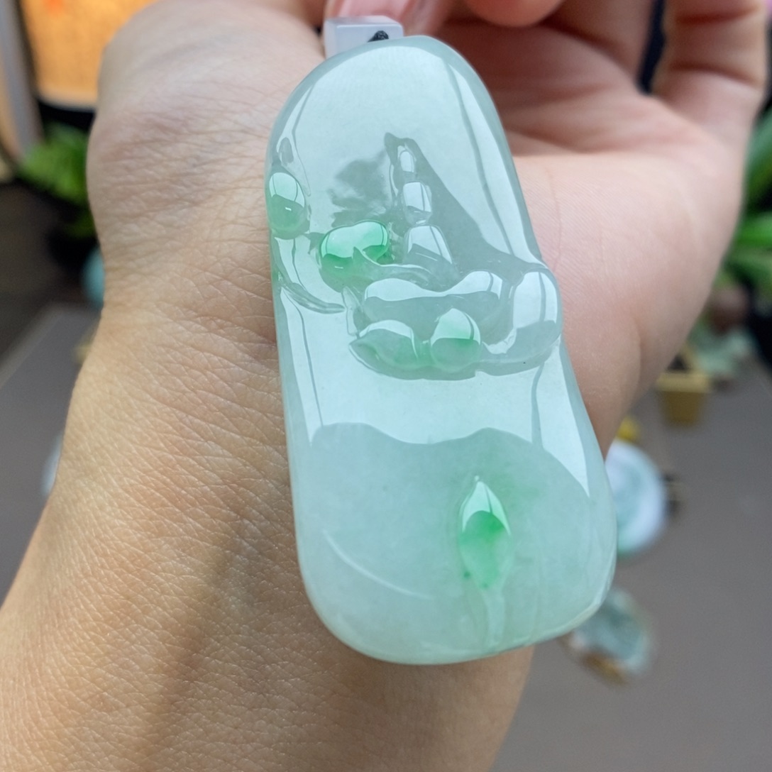 翡翠未镶嵌颈饰吊坠119