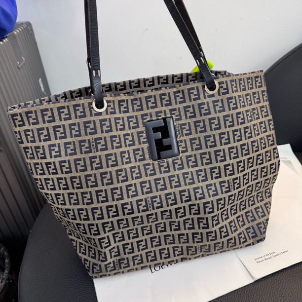 95新 FENDI/芬迪 大麦中古/芬迪老花帆布托特/腋下包