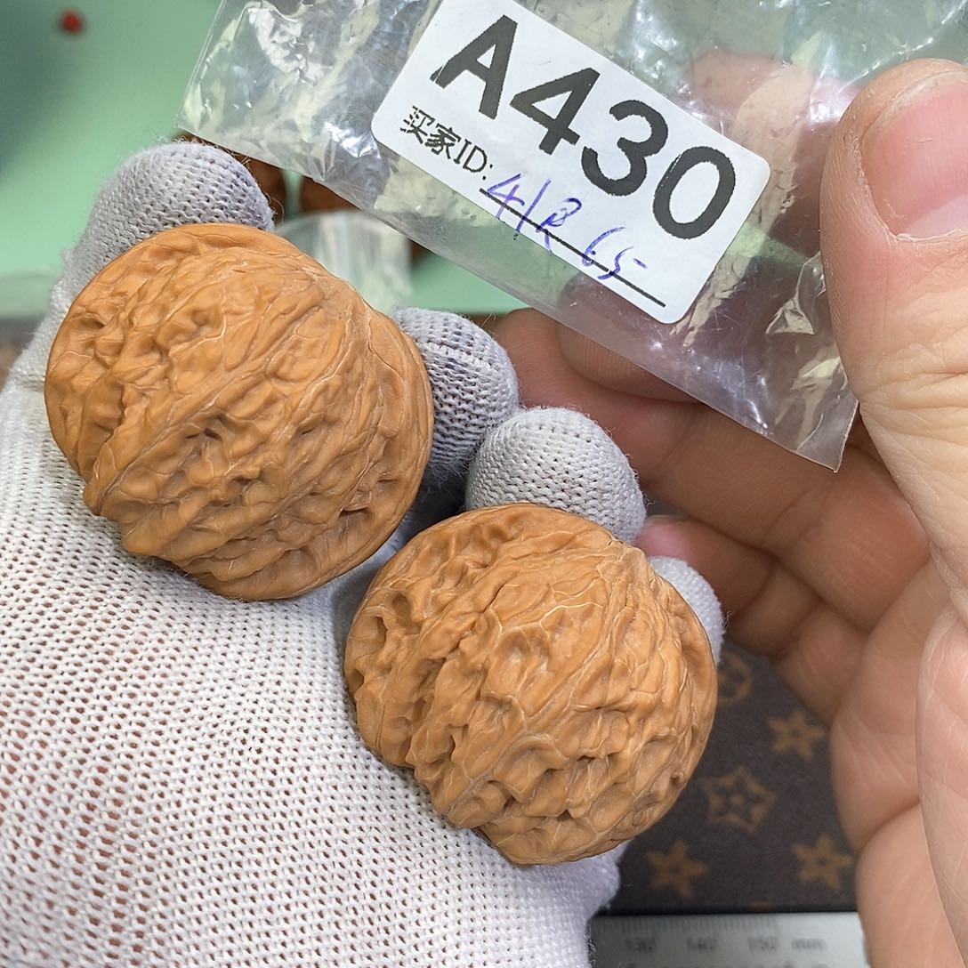 桃核把件磨盘40尺。      