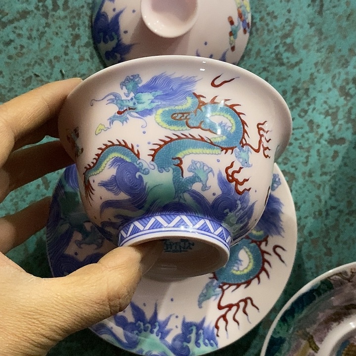 摆件陶红稀土斗彩龙纹盖碗