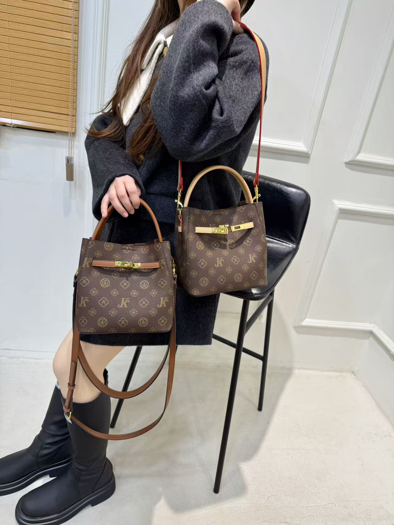 高级质感手提水桶包女2025新款老花气质通勤单肩斜跨包轻奢时尚